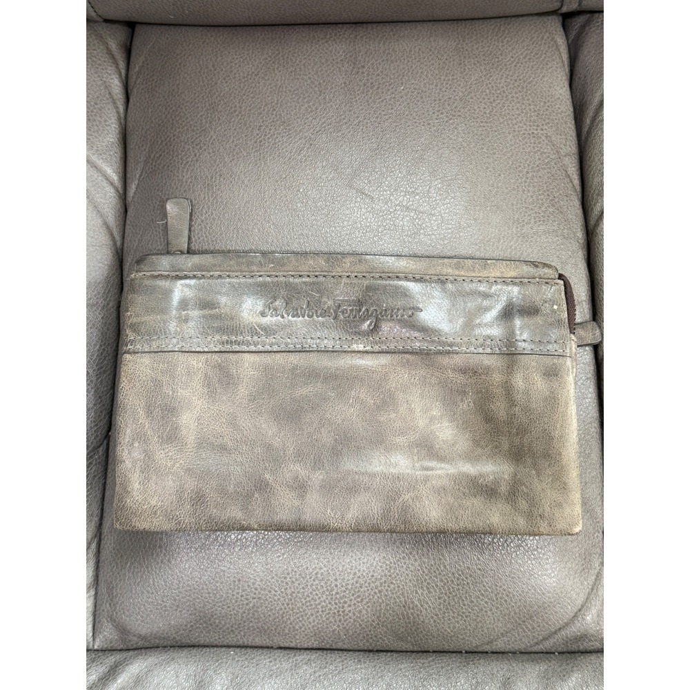 Salvatore Ferragamo Distressed Grey Leather Pouch Clutch Zip Bag Made in Italy‎